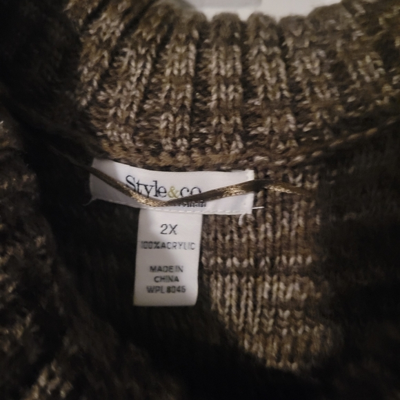 sweater - Picture 2 of 2